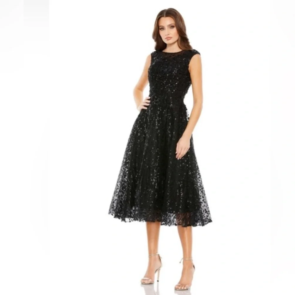 ✔️ MAC DUGGAL - Black Cap Sleeve Embellished A Line Dress - Picture 1 of 12
